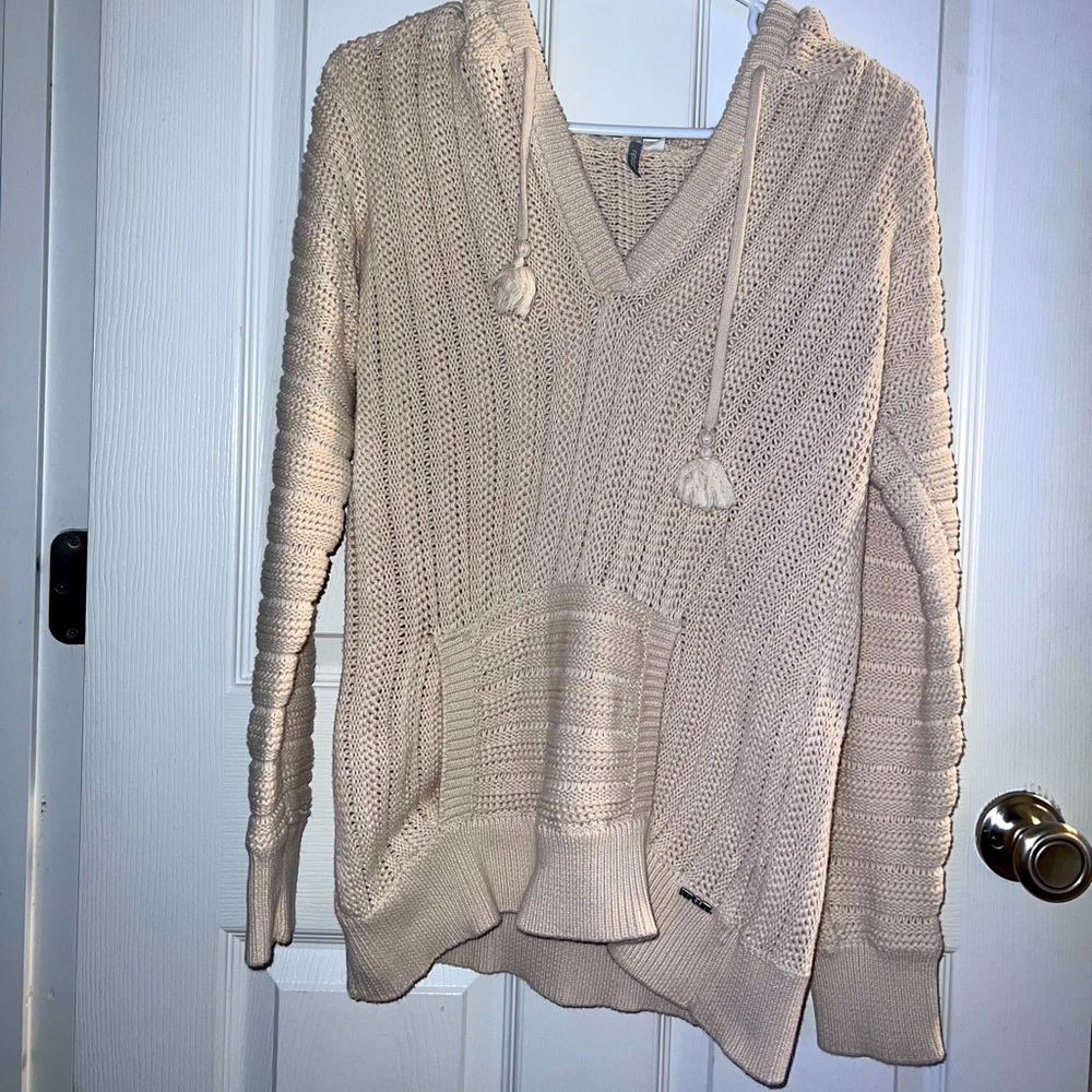 Rip Curl hooded knit pullover. Gently used. Perfect for spring or beach.